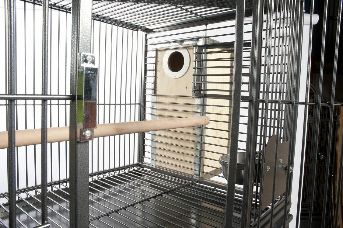 Sky Pet Products Parrot Grande Triple Cage - Image 5